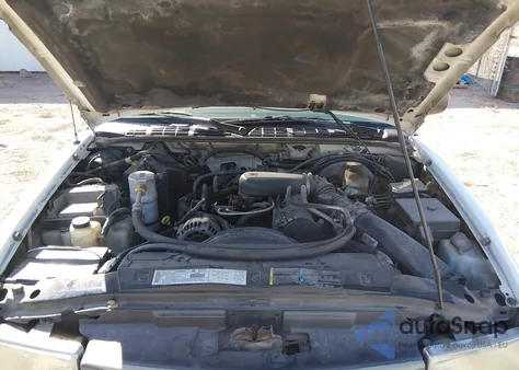 2002 Chevrolet S-10 from USA, damaged, VIN 1GCDT19WX28248055